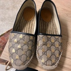AUTHETIC Gucci Gg Logo Supreme Bee Espadrilles Flats